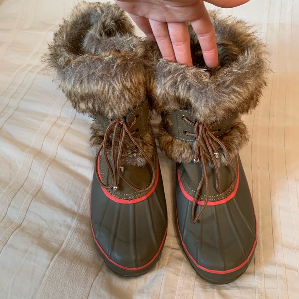 Khombu winter boots! Size 8